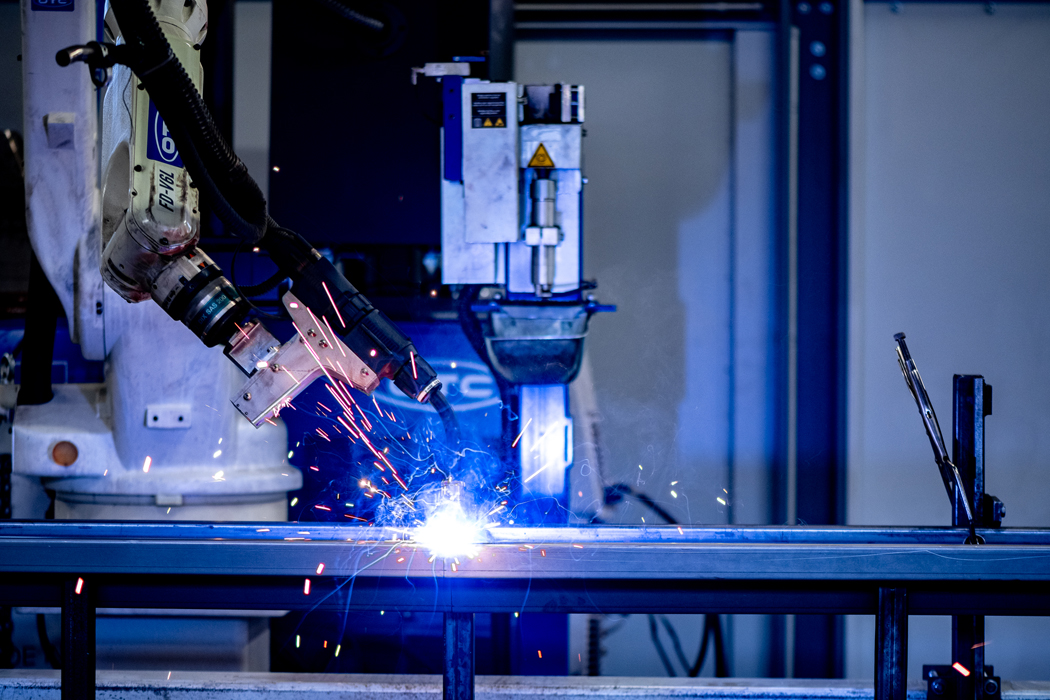 ahm Schweissroboter Maschinenpark